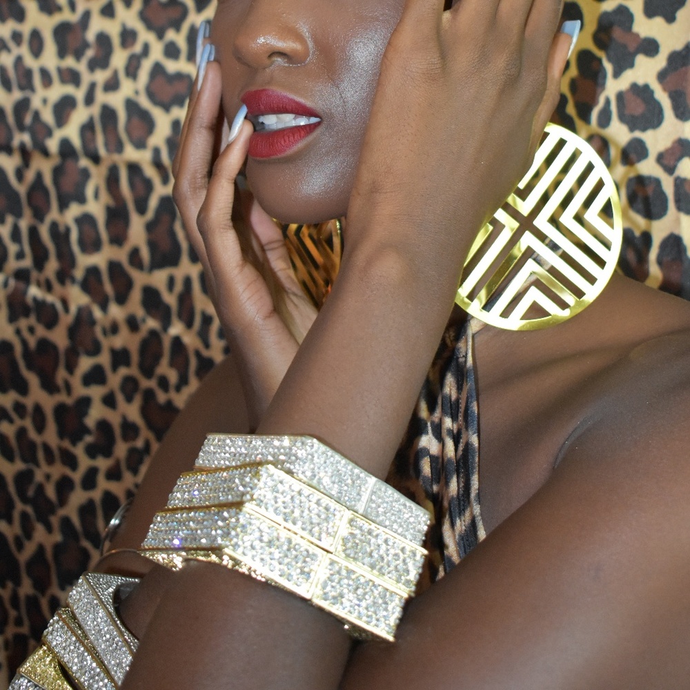 Gold Rhinestone Large Bracelet - Picture 3 of 3